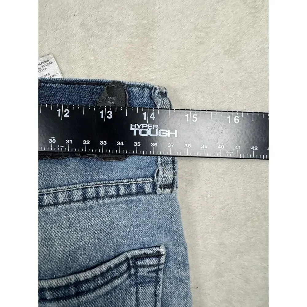Levis signature by